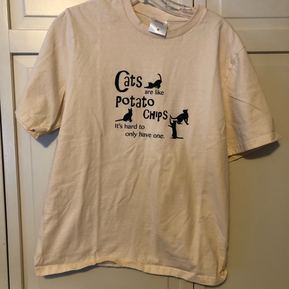 Cream Cat Graphic women’s  T-Shirt